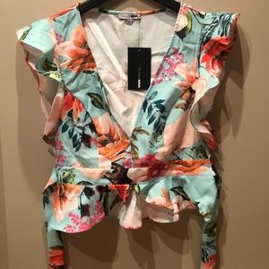 Fashion nova NWT Floral blouse size L